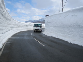 日本一の豪雪　積雪433センチ！　山形・肘折温泉は「ドカ雪・キャンペーン」中!!